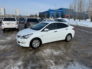2015 Hyundai Solaris I Рестайлинг, белый, 699000 рублей, вид 1