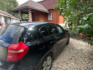 2009 BMW 1 серии 116i I (E81/E82/E87/E88) Рестайлинг, чёрный, 650000 рублей, вид 2