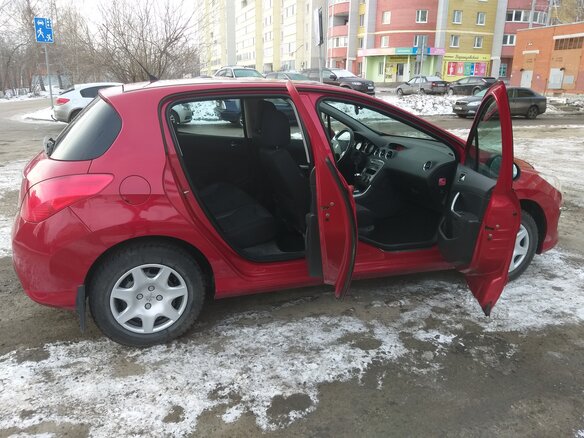 2011 Peugeot 308 I Рестайлинг, красный - вид 4