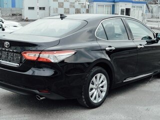 2022 Toyota Camry VIII (XV70) Рестайлинг, чёрный, 3750000 рублей, вид 2