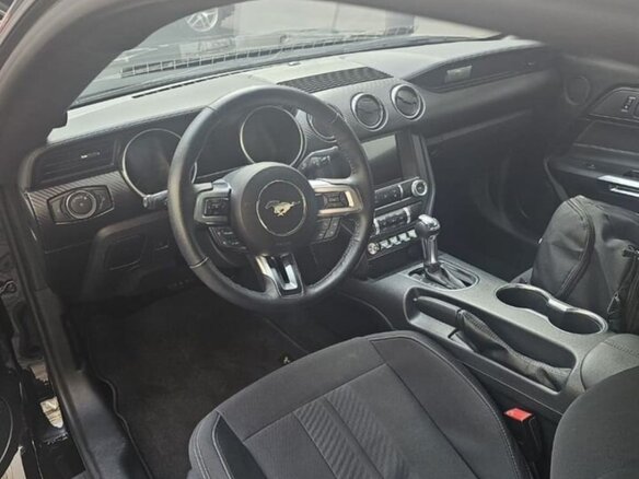 2023 Ford Mustang VI Рестайлинг, чёрный, 3190000 рублей - вид 10