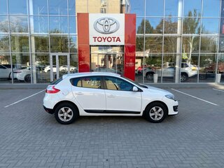 2014 Renault Megane III Рестайлинг, белый, 899000 рублей, вид 4