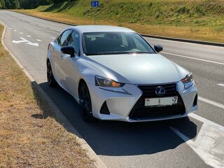 2018 Lexus IS 300h III Рестайлинг, белый, 2946198 рублей, вид 4