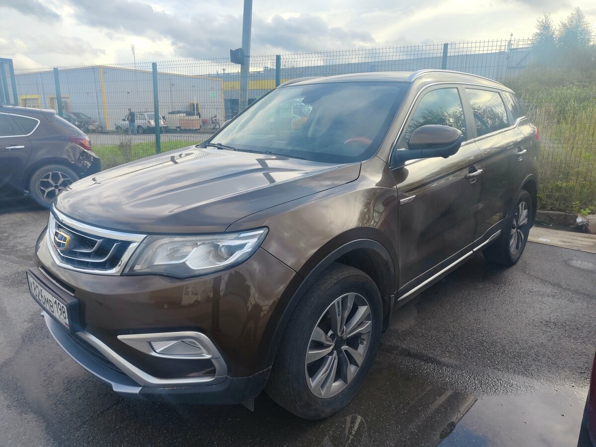 Открыть фотографии: Geely Atlas I