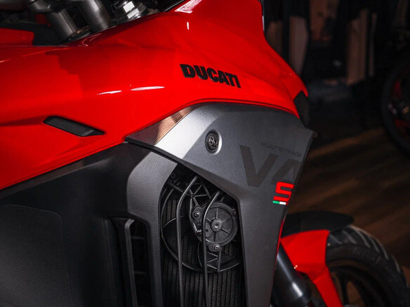 2026 Ducati Multistrada V4, красный, 3090000 рублей - вид 13