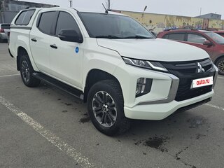 2023 Mitsubishi L200 V Рестайлинг, белый, 3850000 рублей, вид 2