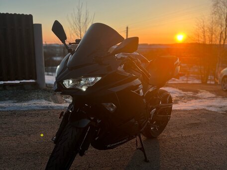2018 Kawasaki Ninja 400, чёрный, 590000 рублей, вид 3