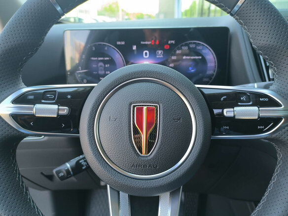 2025 Hongqi HS3, чёрный - вид 15