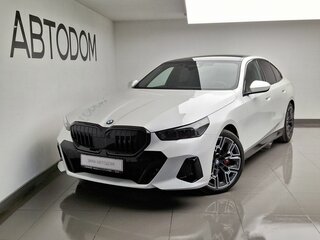2025 BMW 5 серии 530i xDrive VIII (G60/G61/G68), белый, 9450000 рублей, вид 1