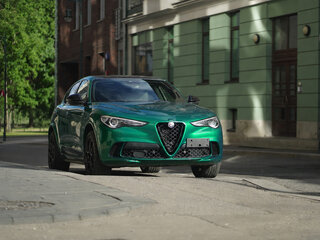 2022 Alfa Romeo Stelvio Quadrifoglio I Рестайлинг, зелёный, 6500000 рублей, вид 2