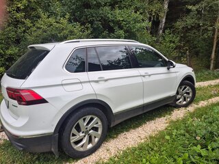 2021 Volkswagen Tiguan II Рестайлинг, белый, 3350000 рублей, вид 3
