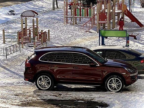 2011 Porsche Cayenne Diesel II (958), коричневый, 4550000 рублей - вид 4