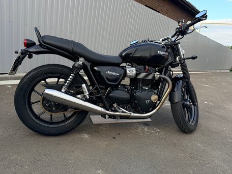 2017 Triumph Street Twin, чёрный, 619000 рублей, вид 4