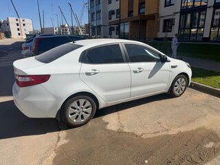 2014 Kia Rio 4-speed III, белый, 1200000 рублей, вид 2