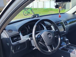 2012 Volkswagen Touareg II, белый, 2300000 рублей, вид 5