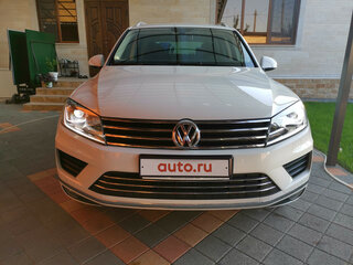 2016 Volkswagen Touareg II Рестайлинг, белый, 3300000 рублей, вид 2