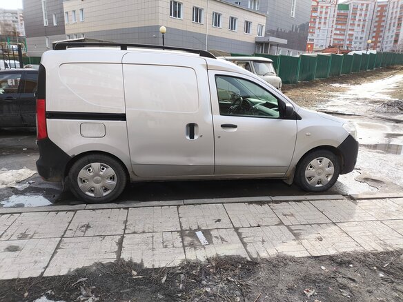 2018 Renault Dokker, серебристый, 850000 рублей - вид 2