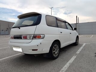 2001 Toyota Gaia, белый, 365000 рублей, вид 5