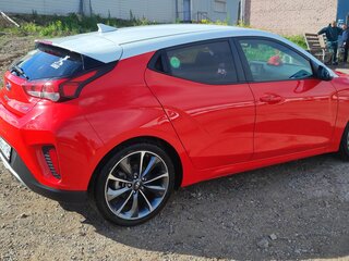 2018 Hyundai Veloster II, красный, 1750000 рублей, вид 2