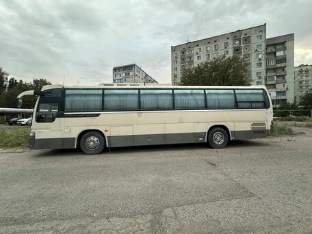 2004 Kia Granbird, бежевый, 1050000 рублей, вид 3