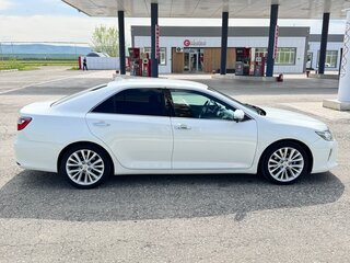 2015 Toyota Camry VII (XV50) Рестайлинг, белый, 1810000 рублей, вид 2