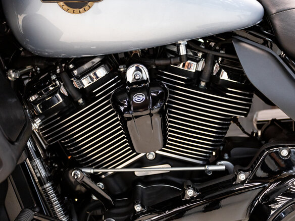 2023 Harley-Davidson Road Glide Limited, серебристый, 3150000 рублей - вид 4