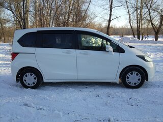 2010 Honda Freed I, белый, 1190000 рублей, вид 3
