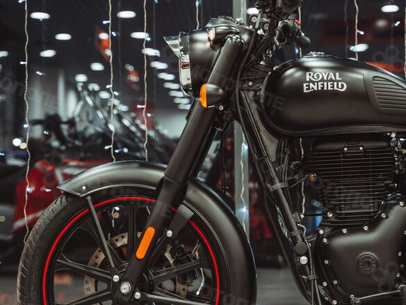 2026 Royal Enfield Classic 350, чёрный, 520000 рублей - вид 11