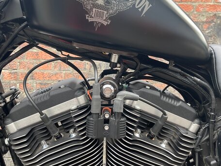 2016 Harley-Davidson Sportster 883, чёрный, 800000 рублей, вид 2