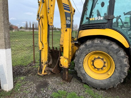 2012 Komatsu WB93R-5, 4200000 рублей, вид 4