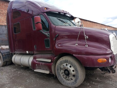 2005 Kenworth T2000, красный, 2650000 рублей, вид 2