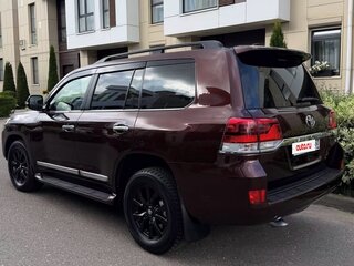 2017 Toyota Land Cruiser 200 Series Рестайлинг 2, коричневый, 5975000 рублей, вид 4
