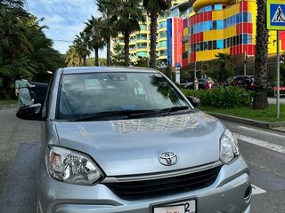 2020 Toyota Passo III Рестайлинг, серебристый, 1350000 рублей, вид 5