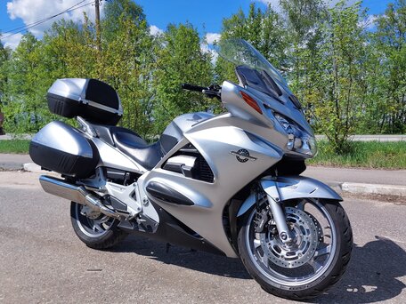 2004 Honda ST 1300, серебристый, 600000 рублей, вид 1