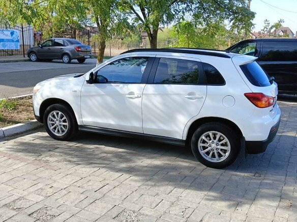 2012 Mitsubishi ASX I Рестайлинг, белый, 1180000 рублей - вид 4
