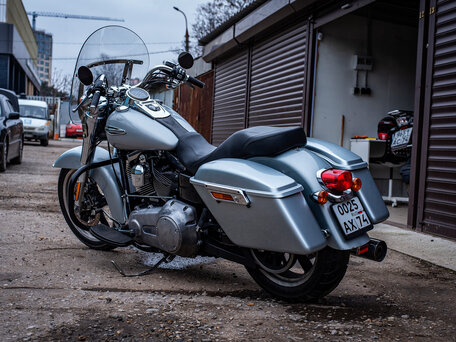 2011 Harley-Davidson Dyna Switchback, серебристый, 650000 рублей, вид 3