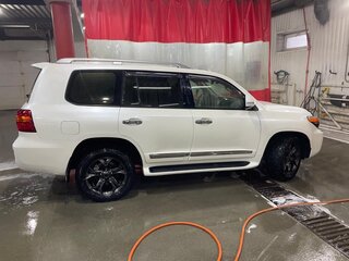 2014 Toyota Land Cruiser 200 Series Рестайлинг 1, белый, 5200000 рублей, вид 3