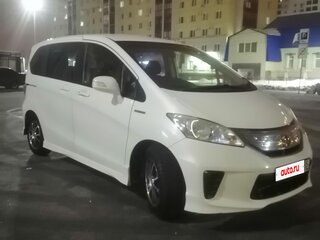 2014 Honda Freed I Рестайлинг 2, белый, 1340000 рублей, вид 3