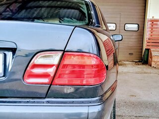 1999 Mercedes-Benz E-Класс 240 II (W210, S210) Рестайлинг, чёрный, 550000 рублей, вид 4