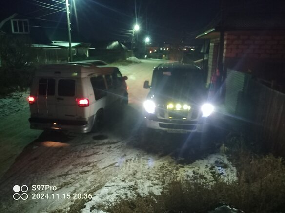 2012 Nissan NV-Series (1500/2500/3500), пурпурный, 2150000 рублей - вид 10