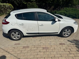 2011 Renault Megane III, белый, 500000 рублей, вид 3