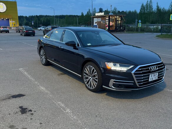 2019 Audi A8 Long 55 TFSI IV (D5), синий, 5250000 рублей - вид 3