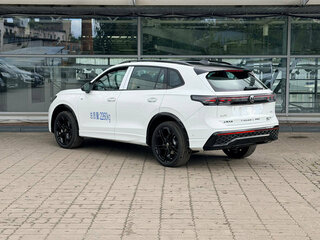 2026 Volkswagen Tiguan L Pro III (China Market), белый, 4990000 рублей, вид 5
