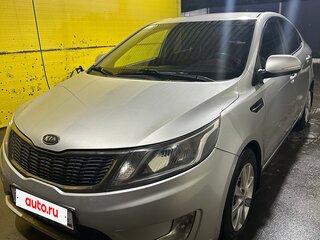 2012 Kia Rio 4-speed III, серебристый, 860000 рублей, вид 1