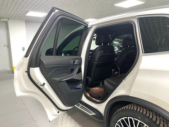 2023 BMW X5 40i IV (G05/G18) Рестайлинг, белый, 14300000 рублей - вид 10