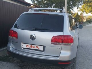 2005 Volkswagen Touareg I, серебристый, 1200000 рублей, вид 3