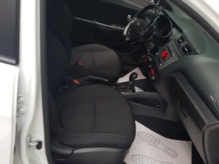 2016 Kia Rio III Рестайлинг, белый, 1200000 рублей, вид 4