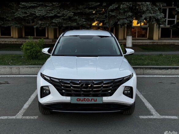 2023 Hyundai Tucson IV, белый, 3990000 рублей - вид 3