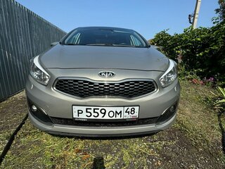 2017 Kia Ceed II Рестайлинг, серебристый, 1380000 рублей, вид 2