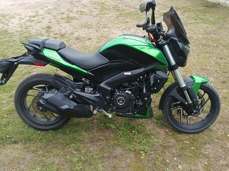 2020 Bajaj Dominar 400, зелёный, 400000 рублей, вид 3